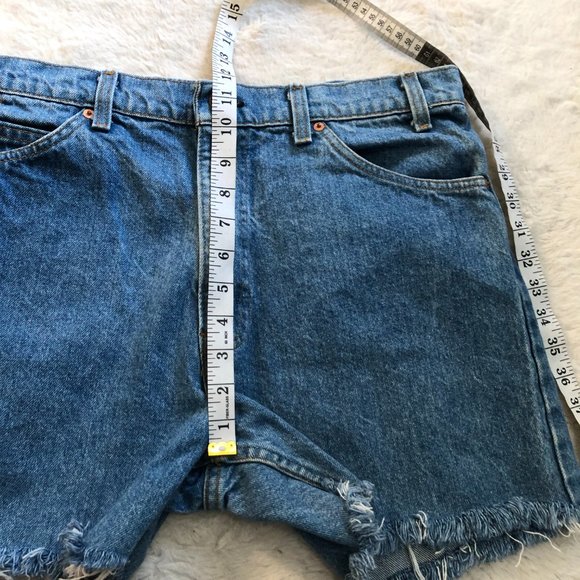 Levi's vintage 550 orange tab cut off shorts - Picture 8 of 9